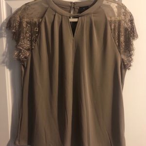 Blouce with lace sleeves